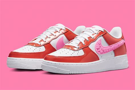 valentijn nike|Nike valentine's day sneakers.